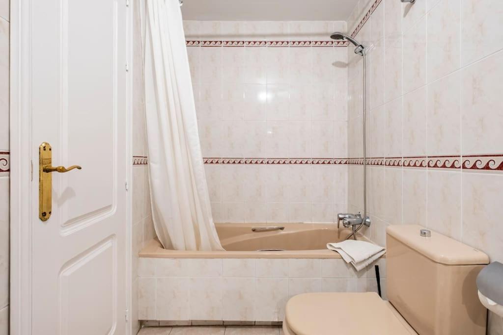 Ferienwohnung Centro Ferrandiz Parking Gratis Málaga Exterior foto
